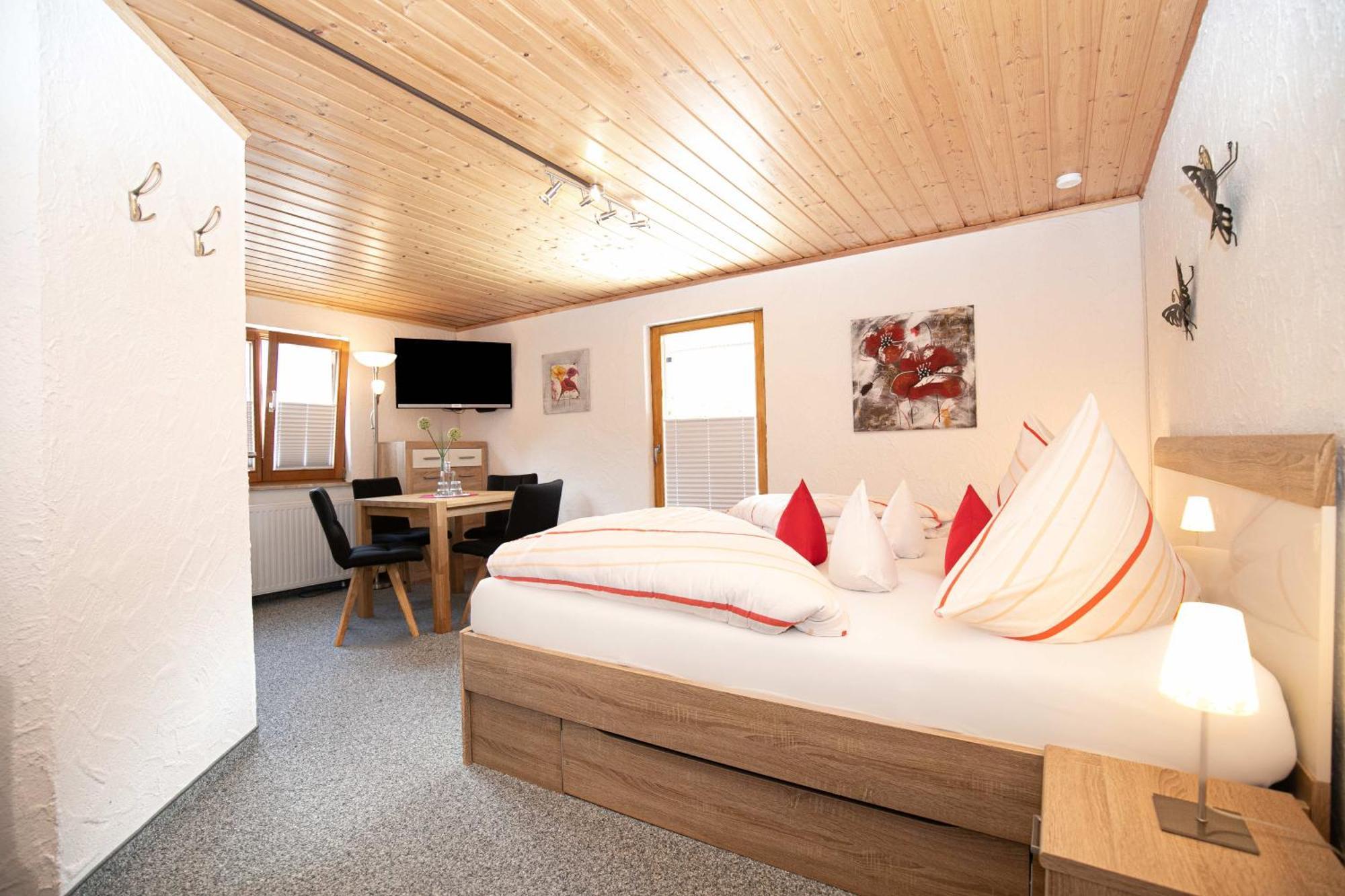 Hotel Restaurant Amadeus - Inclusive Skipass Und Vieles Mehr Bad Hindelang Esterno foto