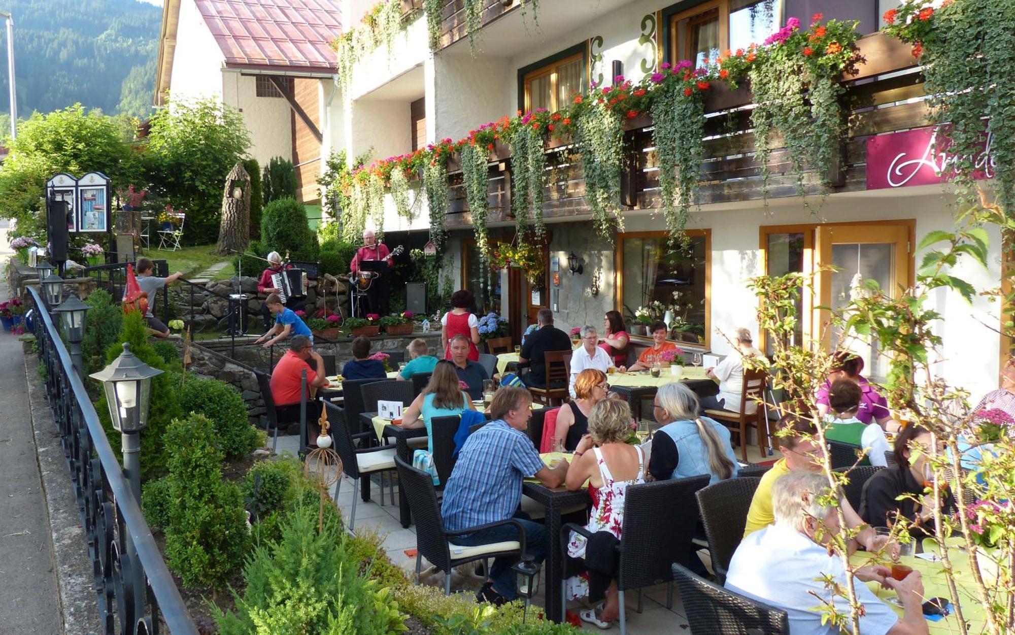 Hotel Restaurant Amadeus - Inclusive Skipass Und Vieles Mehr Bad Hindelang Esterno foto